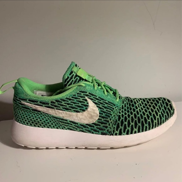 Nike Shoes size 9 - Picture 4 of 6